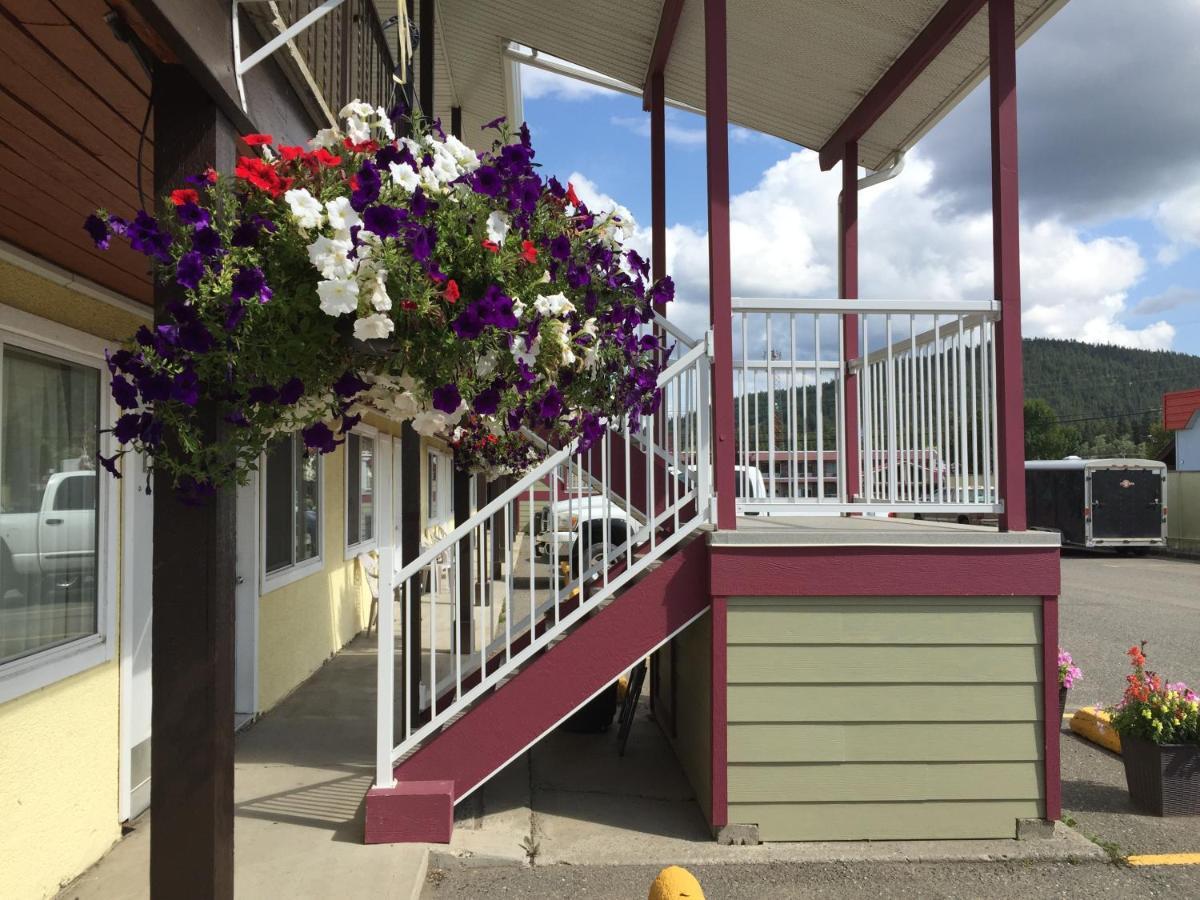 Westwood Motel 100 Mile House Exterior foto