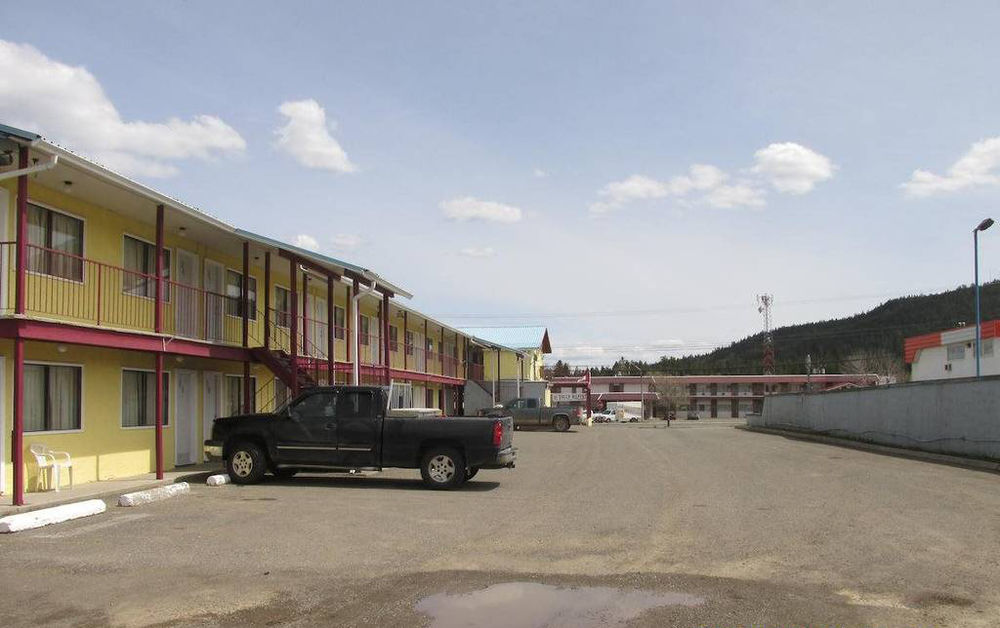 Westwood Motel 100 Mile House Exterior foto